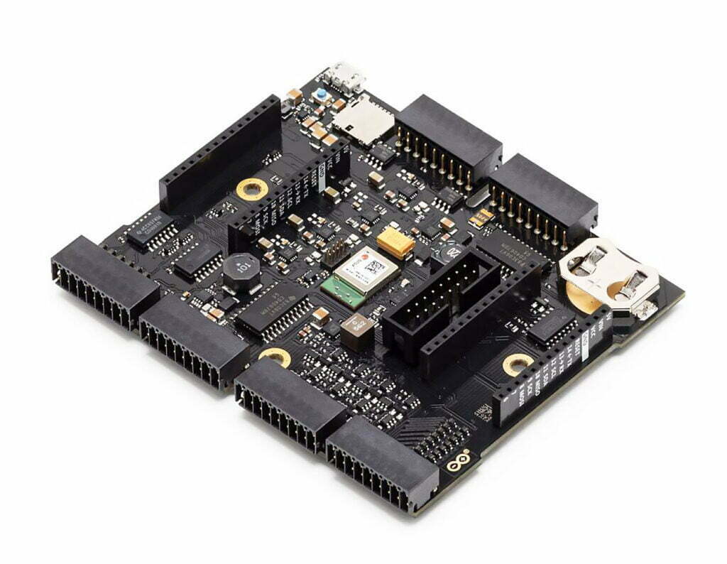 Arduino-Pro-Edge-Control-IoT-Board-Isometric-Top-1