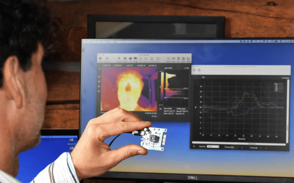 tCam-Mini-Wireless-Thermal-Imaging-Camera-Module-In-Action-1