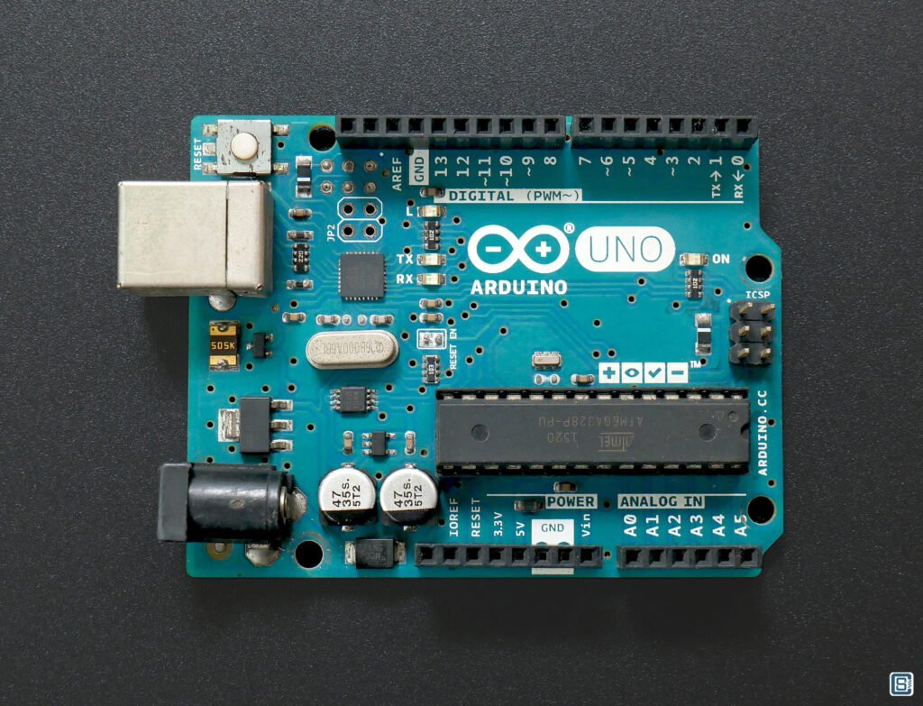 Arduino-Uno-R3-Top-View-CIRCUITSTATE-Electronics-01