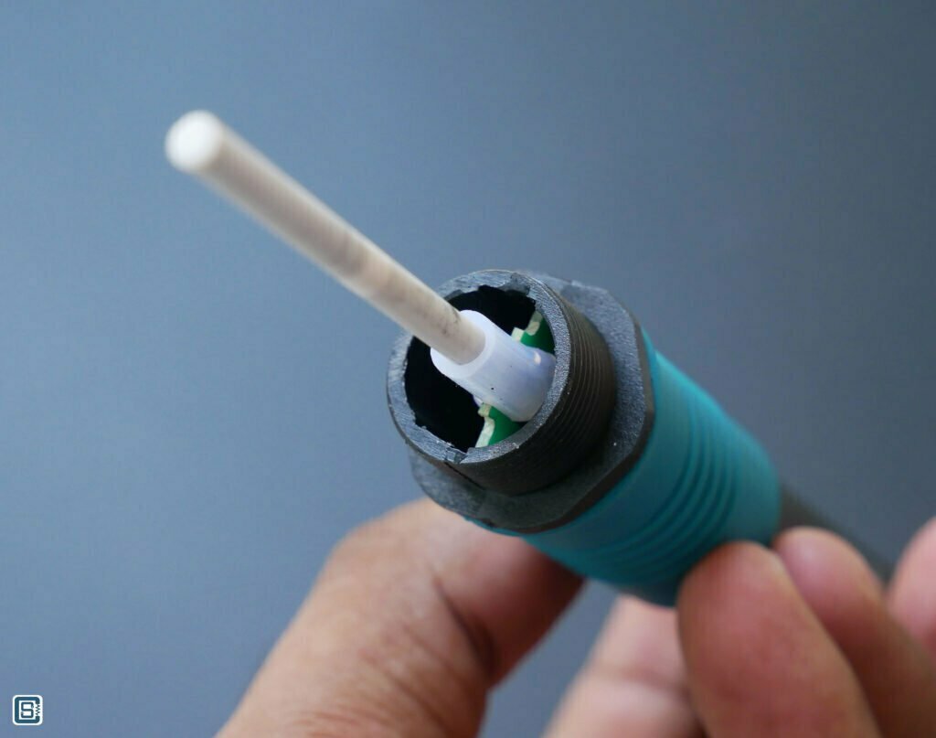 Noel-90W-Digital-Temperature-Controlled-Soldering-Iron-Revew-and-Teardown-Heating-Element-Close-Up-CIRCUITSTATE-Electronics-1