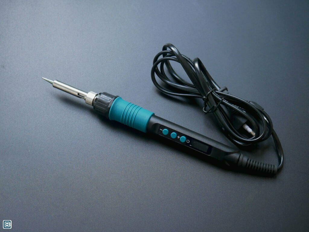 Noel-90W-Digital-Temperature-Controlled-Soldering-Iron-Revew-and-Teardown-Iron-Full-View-CIRCUITSTATE-Electronics-2
