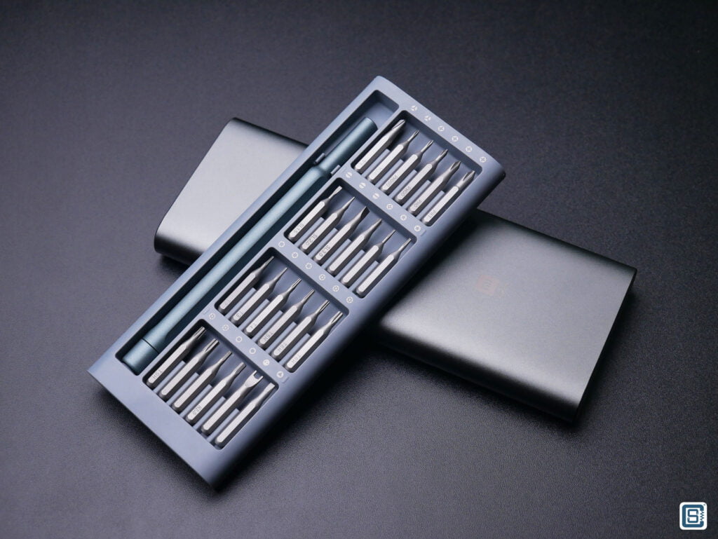 Xiaomi-24-Piece-Precision-Screwdriver-Set-Review-Bits-in-Storage-Compartment-CIRCUITSTATE-Electronics-01