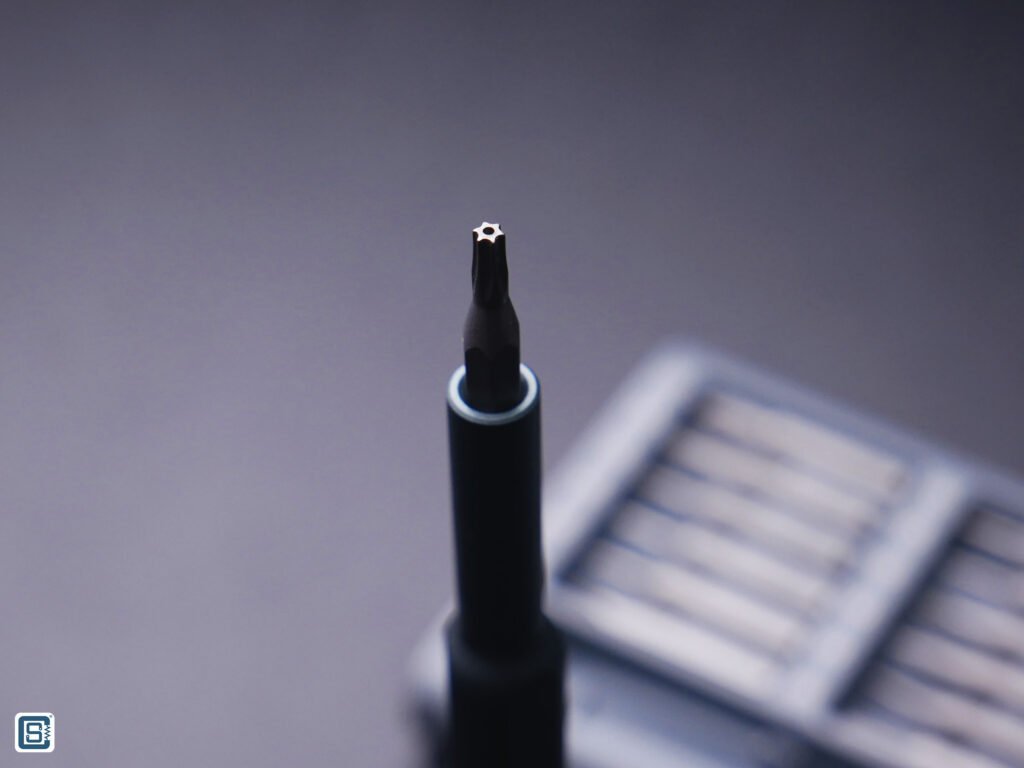 Xiaomi-24-Piece-Precision-Screwdriver-Set-Review-Torx-Bit-Tip-CIRCUITSTATE-Electronics-01