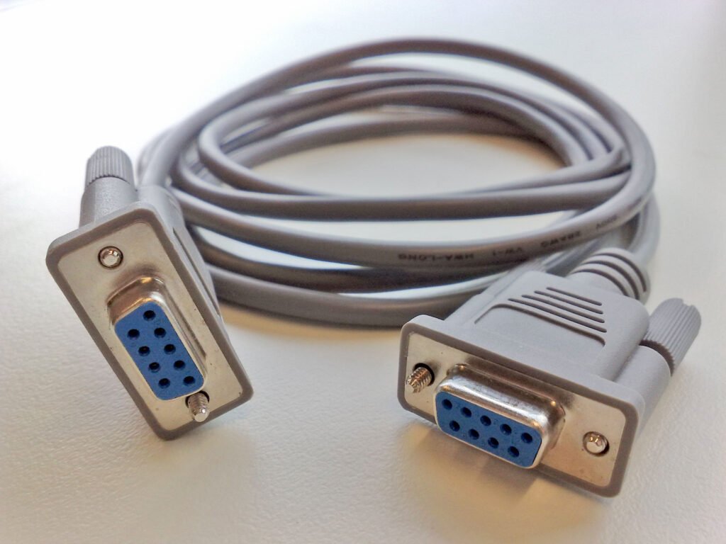DE-9-Connector-Cable-Wikipedia-1