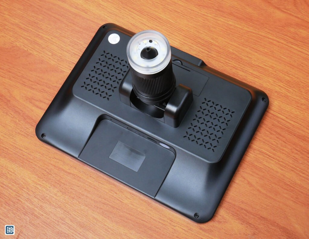 Andonstar AD208 Digital Microscope display back view with vertical lens