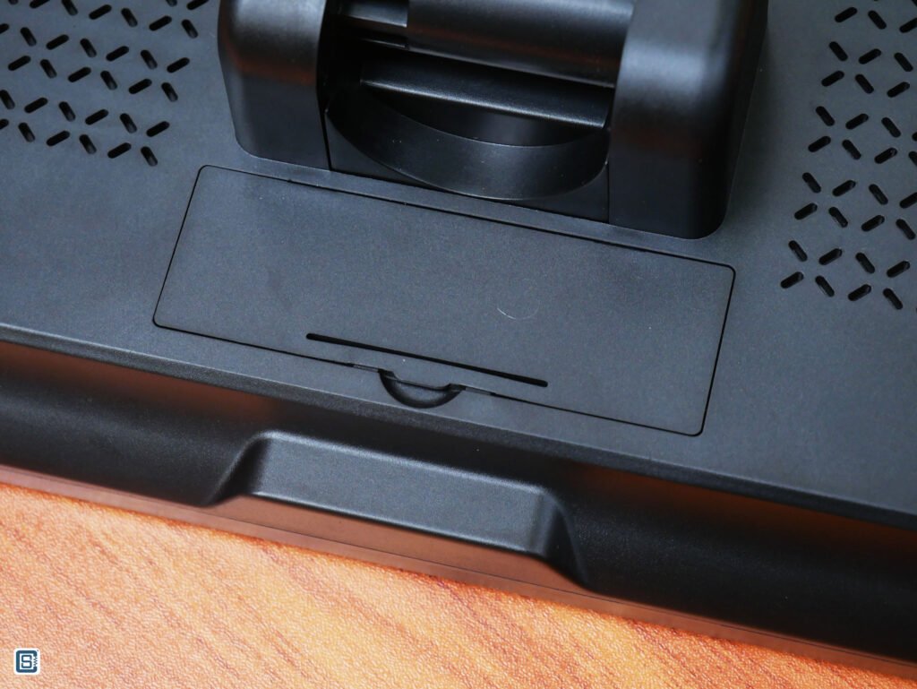 Andonstar AD208 Digital Microscope 18650 cell compartment lid closed