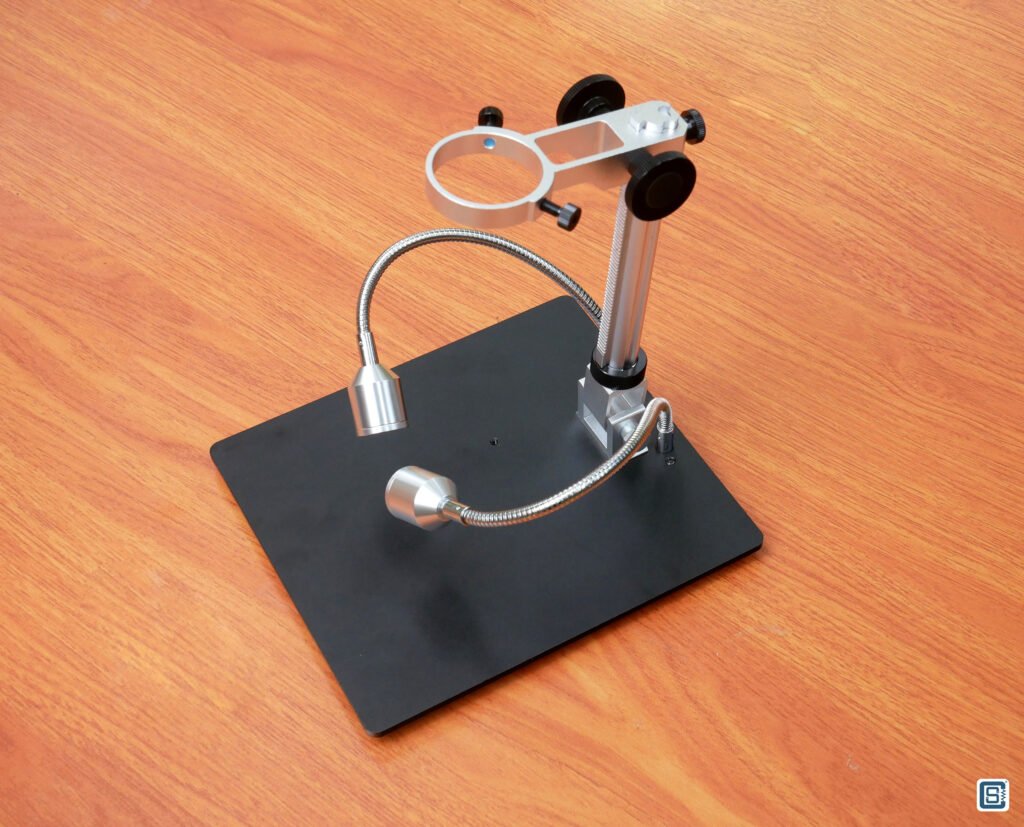 Andonstar AD208 Digital Microscope display stand straight up