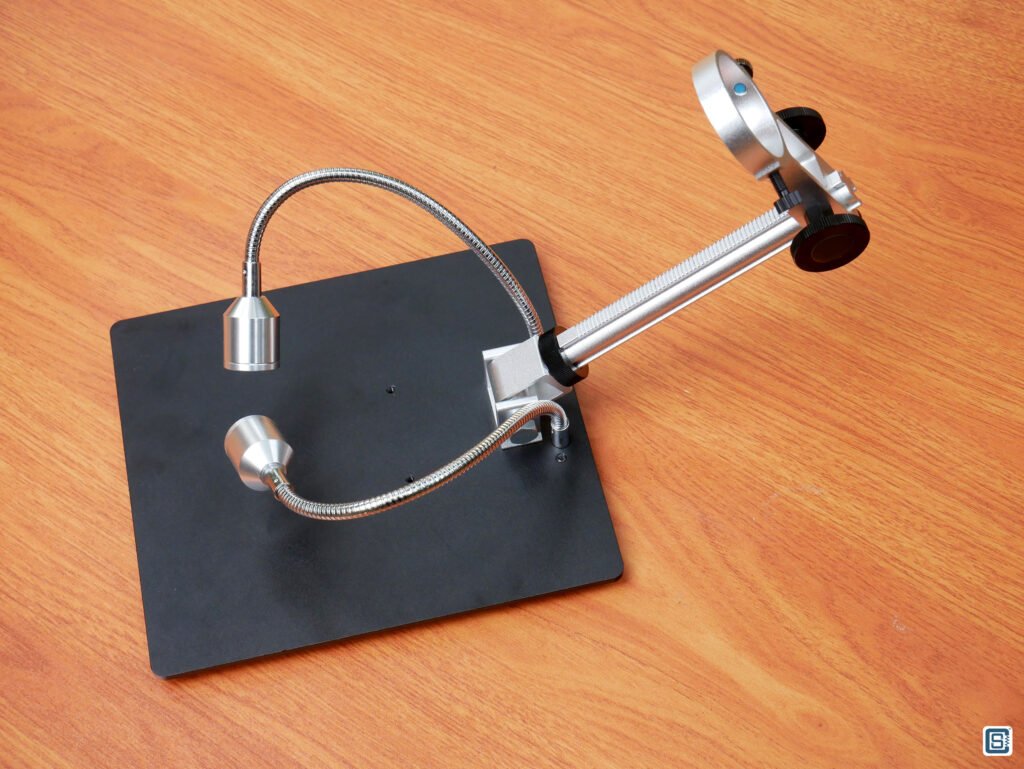 Andonstar AD208 Digital Microscope display stand tilted backward