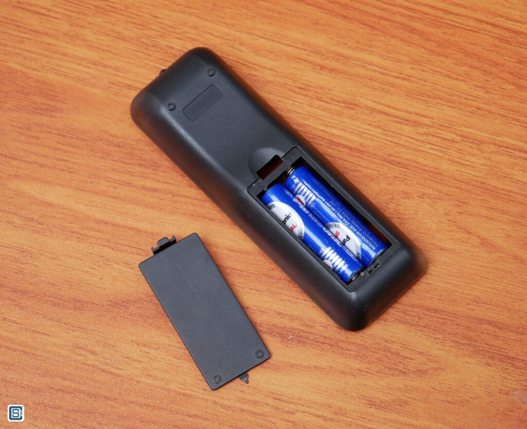 Andonstar AD208 Digital Microscope IR remote back with battery lid opened